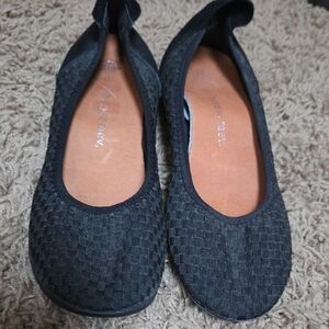 Bernie MEV black flat shoes 😉